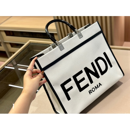 2023.10.26 205 size: 35.30cm Fendi peekabo Shopping Bag: Classic tote design! But the biggest feature of this one is: portable: crossbody!