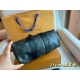 2023.10.1 225 comes with a full set of packaging dimensions: 24 * 15cmL home keepall pillow bag, it's really cute! Same style for men and women!!!! Male friends' battle bag search Lv keepall
