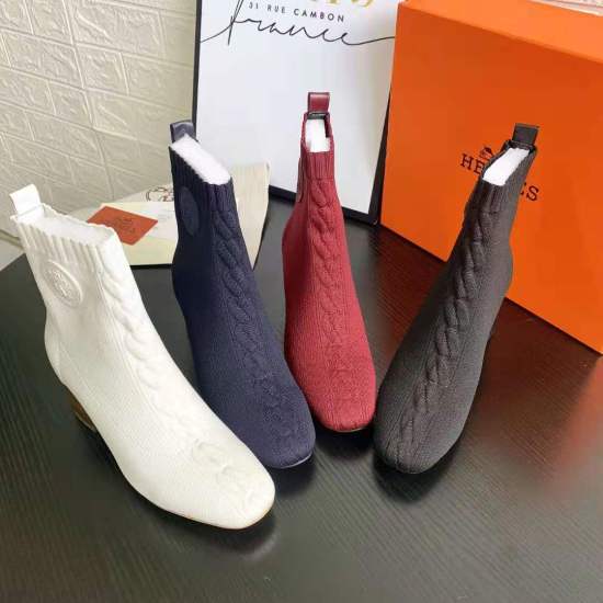 2023.11.19 Leather Bottom 240Hermes Early Autumn New Juxian Market Highest Version! Original board with 1:1 purchasing level quality. This is the youngest item from H family this season! This season is just the right time to wear, and the upper foot looks