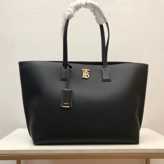 On March 9, 2024, P730 (Top Original Quality) features a spacious tote bag crafted from carefully crafted Italian tanned Seiming Line leather. Decorate with a shiny Thomas Bur exclusive logo, paired with a leather wrapped mirror pendant. Size: 34 x 14 x 2