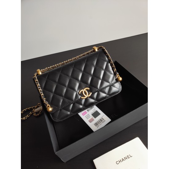 In stock p720 Chanel AP2419 early autumn new woc chain bag, this newly released woc smooth cowhide paired with double small items has been completely planted with grass, resulting in a completely different temperament and surprise ➕ Amazing! Can be worn o