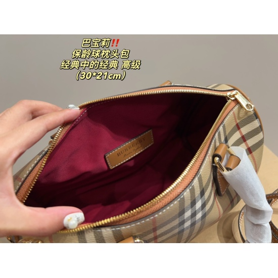 2023.11.17 P220 ⚠️ Size 30.21 Burberry Bowling Pillow Bag with a premium feel, full of classic elements, easy to handle with any combination