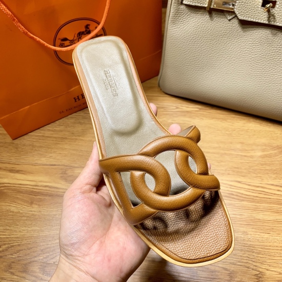 2023.07.16 Hermes Hermès H's classic pig nose slippers are of top quality, and the shape is super authentic! Super three-dimensional pig nose effect, comfortable and versatile on the feet! The essential fabric for summer items is made of top layer cowhide