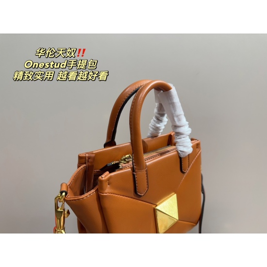 2023.11.10 P195 ⚠ Size 18.15 Valentino Onestudy handbag meets all daily needs, making travel very convenient and fashionable