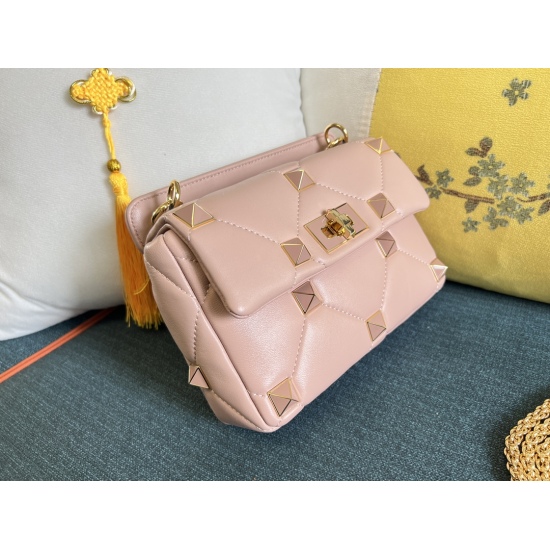 20240316 Original Order 910 Special Grade 1030 Model: 1060S (Small) Garavani Roma Stud Extra Large Riveted Soft Sheep Leather Chain Shoulder Bag, Decorated with Enamel and Same Color Rivets, Quilted Structure, Decorative ONE STUD - Paired with a Detachabl