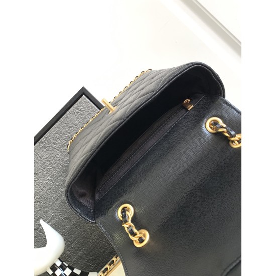P1080 Chanel 23k backpack has always wanted to buy a backpack, but it's unlikely that Duma will wait for it in black. When SA posted this, it hit me hard. The black lychee skin with a vintage gold logo has a decent capacity, not a small waste bag. To be h
