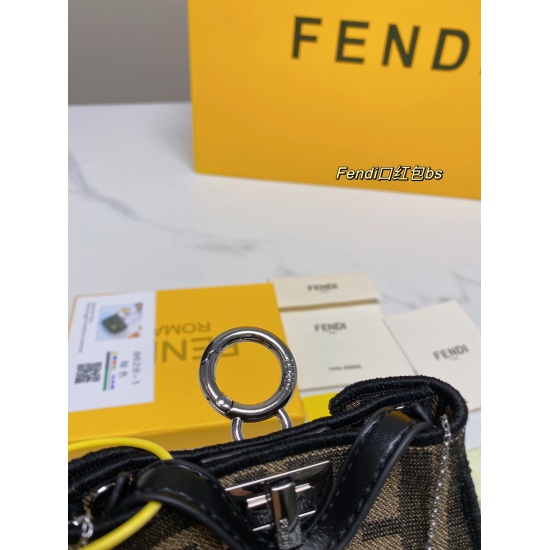 2023.10.26 P165 (with box) size: 128Fendi Lipstick Bag Chain Bag is also a small cute bag, small and mini with ring buckle