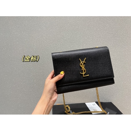 2023.10.18 P200 box matching ⚠ The size 22.15 Saint Laurent Chain Bag Kate perfectly showcases the classic versatile fashion that never goes out of style. It can be said that it's not about picking seasons or wearing outfits!