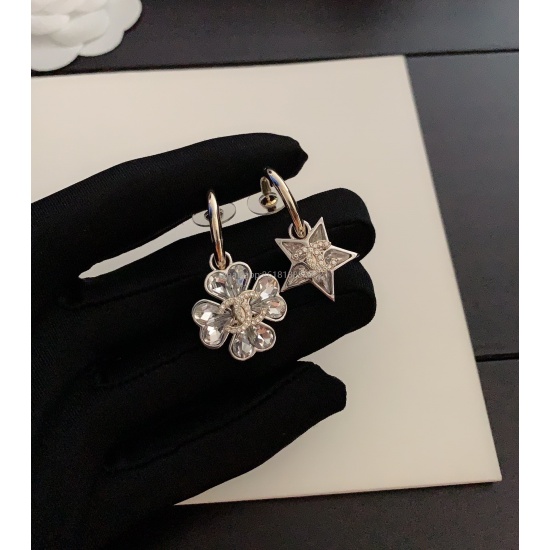 2023.07.23 ch * nel's latest dual color camellia star ear hook is made of consistent Z brass material