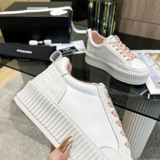 2024.01.05 260 CHANL * 2022sw Internet celebrity's latest runway show at the same counter features a new collection of leather letters arranged in a one-to-one original style. Inner padding: imported sheepskin inner sole: original private mold size: 35-40