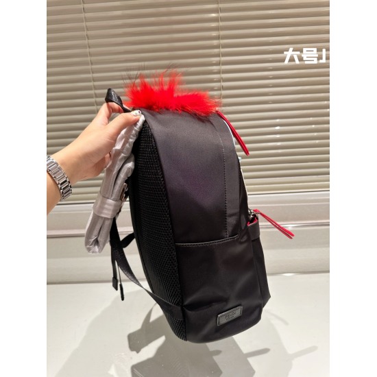 2023.10.26 Large P195 ⚠️ The size 33.38 Fendi Fendi Little Monster Backpack is loved by celebrities and most young people for its simple and fun design and unique details. With a three-dimensional and straight bag shape, the stylish and eye-catching desig
