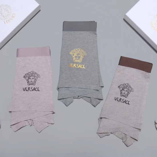 2024.01.22 Versace Autumn/Winter New Product! Original quality, high-quality boxed men's underwear! Foreign trade foreign orders, high-quality, seamless cutting technology with scientific matching of 54% bamboo fiber, 36% nylon, and 10% spandex, smooth, b