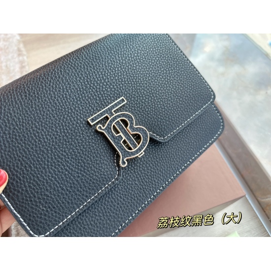 2023.11.17 220 box size: 21 cm * 15cm BUR new TB tofu bag! Fang Fangzheng's low-key combination with TB exclusive logo lock bag is simply not too beautiful!