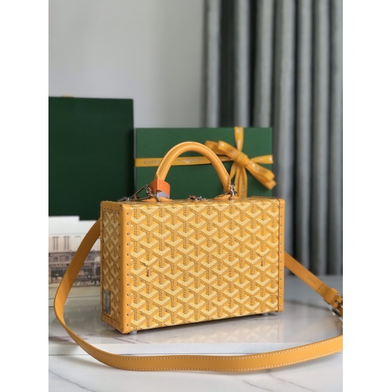 20240320 P1100 [Goyard Goya] The new Gorand Htel luggage | | | is a pocket sized version of this series of luggage, which is both a handbag and a suitcase box, expressing a tribute to the box making process cherished by Goyard Home. This bag combines the 