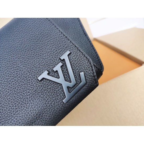 20231125 P510 Top Original Order ✨ The all-steel hardware brand new LV Aerogram shoulder bag features a minimalist design crafted from delicate grain calf leather, freeing up the hands of trendsetters. It is paired with a metal LV logo and shoulder straps