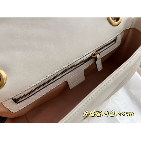 On March 3, 2023, the 235 box with upgraded version size: 26 * 15cmGG marmont is the most classic dual G upgraded cowhide leather for the small horse Mombasa marmont that must be purchased in large sizes! Hardware! Right grain! Perfect!