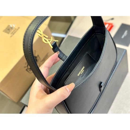 2023.10.18 190 Comes with Folding Box Aircraft Box Size: 20.12cm Saint Laurent Underarm Bag The Most Classic Black Cowhide Quality! Too STALY!