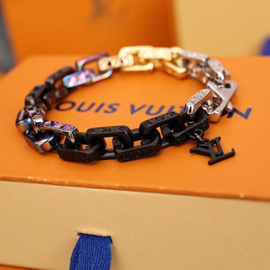 2023.07.11  M0070MPARADISE CHAIN Bracelet This Paradise Chain bracelet cleverly uses multiple colors and materials to unleash eye-catching personality. Matte, polished, and shiny metal construction with rugged links, LV letters swaying in a classic style.