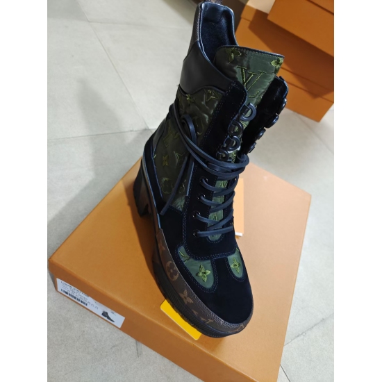 2023.11.19 ¥ 270Louis Vuitton Thick Sole Mid length Women's Boots French OEM Original 1:1 Reproduction! The material is authentic! All made of 100% genuine leather! The sole is of high-quality quality with a 1:1 mold opening! You can compare it with the s
