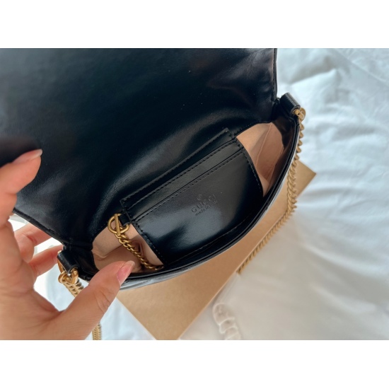 2023.09.03 185 box size: 20 (top width) * 14cmGG marmont 23ss saddle bag, it's hard not to love the original hardware version inside! The upper body effect is also amazing!