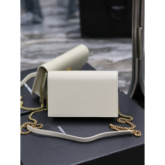 20231128 batch: 550 white lambskin with tricolor hardware_# Monogram woc_ The 19cm # woc small envelope bag has arrived. Speaking of envelope bags, Y family's one must have a name! The whole package is made of Italian lambskin, with a three-dimensional de