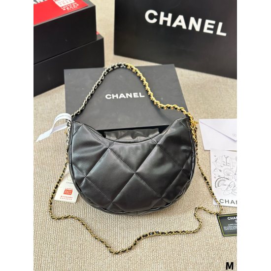 Lambskin P225CHANEL24 19 Wandering Underarm Bag The underarm bag has finally broken the problem of small capacity and insufficient capacity. The new bag shape+eye-catching leather chain double C 1ogo lock buckle, full and fluffy large diamond grid cotton 