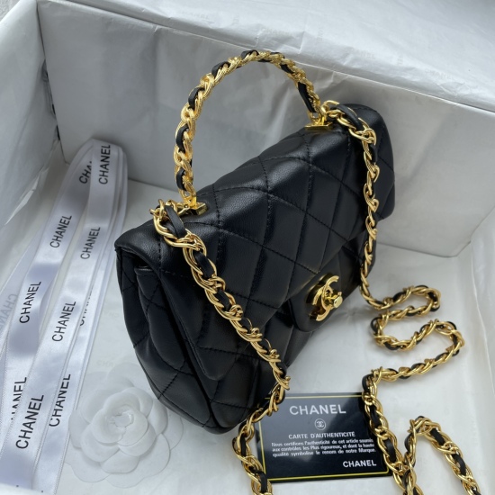 On July 20, 2023, the new Chanel23s with a large mini handle is too fragrant ❤️ Adhere to the principle of not taking action unless you are tempted! Durable sheepskin. In 23s, I finally saw the thrilling leather, which is incredibly delicate and smooth, m
