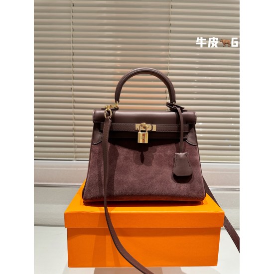 On October 29, 2023, the top layer cowhide P380Herms Kelly bag is an exclusive classic and popular shipment. It is a collection of thousands of favorites and a set of Hermes Birkin Kelly bags that will never be removed from the shelves for thousands of ye