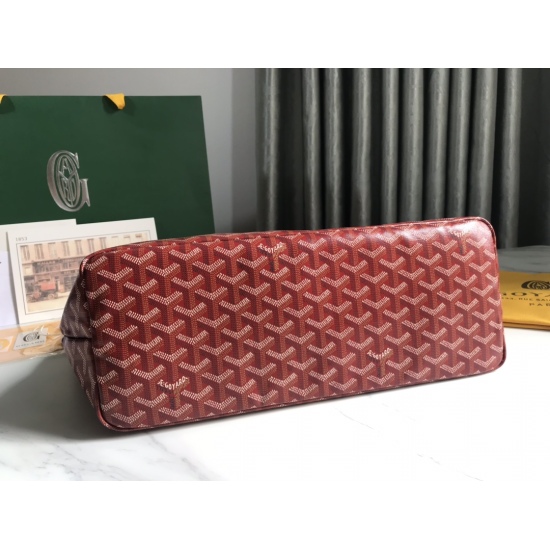20240320 p780 [Goyard Goya] The new Chief Gris Pocket pet bag inherits the aesthetic design and characteristics of our classic Saint Louis bag. Used for safely carrying small dogs (2 to 3 kilograms), the detachable and adjustable collar is inspired by our