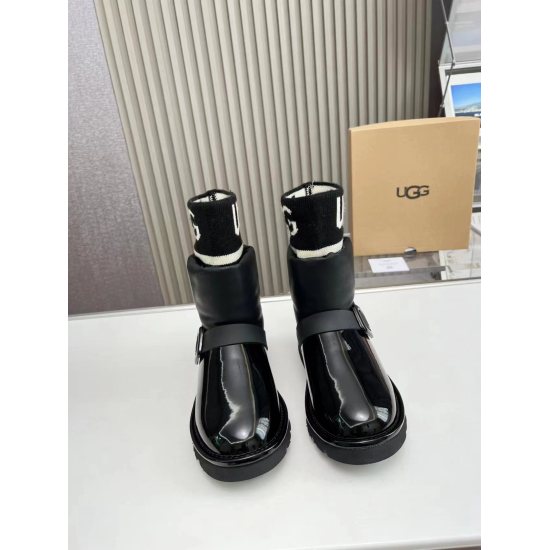 September 29, 2023 ❤️ P260 2023 UGG New One Shoe Two Snow Boots! Bling Bling ✨✨ Series, the upper is made of imported and anti freeze crack imported patent leather. The shoe barrel is made of unique wool, which has good warmth retention. The soft fabric n