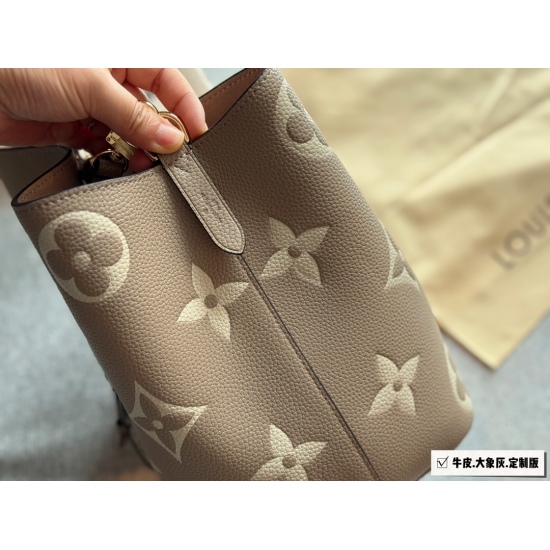 295 box (high order) size: 26cmL Home Selection Elephant Grey Water Bucket is fragrant and easy to carry! Original leather lining and cowhide quality! A new product that falls in love at first sight! Hand held! Underarm! Cross body search for Lv bucket