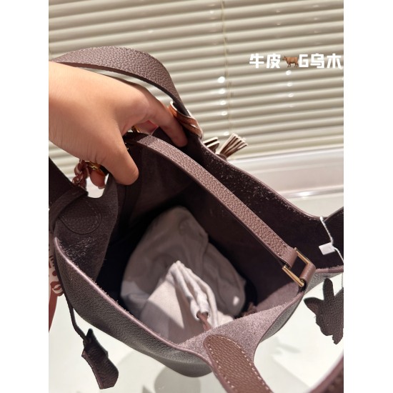 2023.10.29 Ebony color P270 (not a local product) | Hermes Picotin18 vegetable basket, complimentary ribbon, pony pendant, random color, no choice of lychee grain cowhide material. If you can only bring one bag when going out, it must be Hermes vegetable 