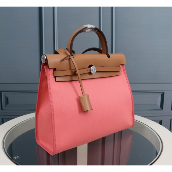 20240317 (Cherry Blossom Pink) Herm è s Herdag Imported Waterproof Canvas Series Shipment Batch: 600 Cabag is a classic work of Herm è s canvas series, with a simple appearance, large capacity, fashionable yet not flashy. It is made of original imported c
