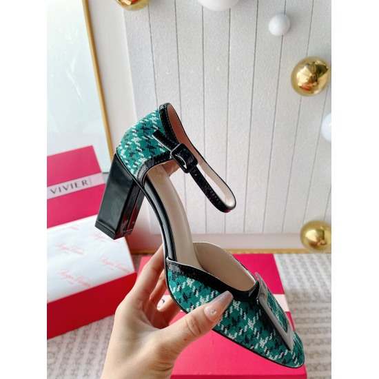 2024.01.17 Factory price 209 ✨ *✨ RV Women's Shoes Belle Vivier Buckle High Heels, Thick Heels, Super Beautiful and Showy Foot White Double Buckle Buckle Sandals. This back strap high heel shoe is handcrafted with patent leather and features brand embelli
