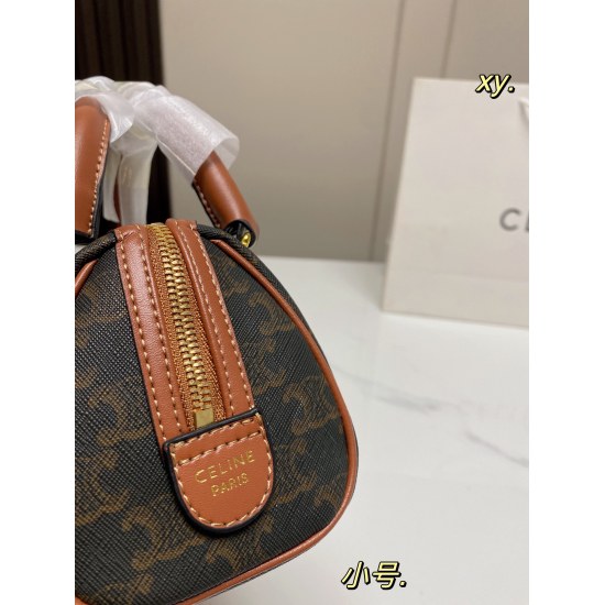 2023.10.30 P160 (box size) size: 1711 (small) CELINE New Presbyopia Mini Boston Pillow Bag Retro Presbyopia ➕ The chain design is simply the finishing touch~: portable,: one shoulder crossbody, large capacity~autumn and winter pairing is really super nice