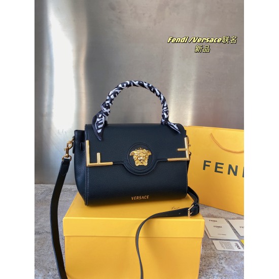 2023.10.26 Color Card ✔ P235 gift box size: 2519 Fendi and Versace co branded with scarves Fendi vs. Versace co branded is really crazy! Every color is so beautiful! Isn't it exciting again!