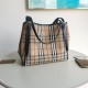 2024.03.09p650 Original Burberry [model 5788] Classic plaid shopping bag has finally arrived. Purchasing levels are not everywhere to see. Imported original cowhide stitching, leather material alone, has been waiting for more than a month. Combined with i