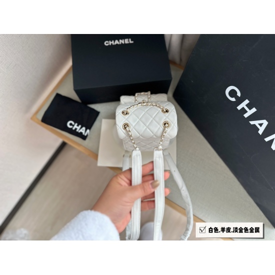 On October 13, 2023, 220 comes with a box size of 18 * 20cm. The Xiaoxiangjia Duma backpack has an excellent texture! Light gold metal! Sheepskin! The cutest backpack of this season: single shoulder: double shoulder: portable