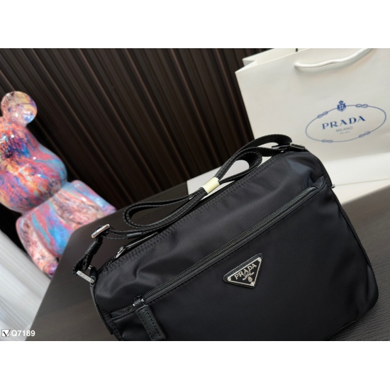 2023.11.06 185 Prada PRADAmilano1913 Shoulder/Straddle Bag official website synchronization, using imported black original parachute nylon waterproof fabric from South Korea, Italian cross patterned top layer leather, Lampo zipper, high-quality electropla