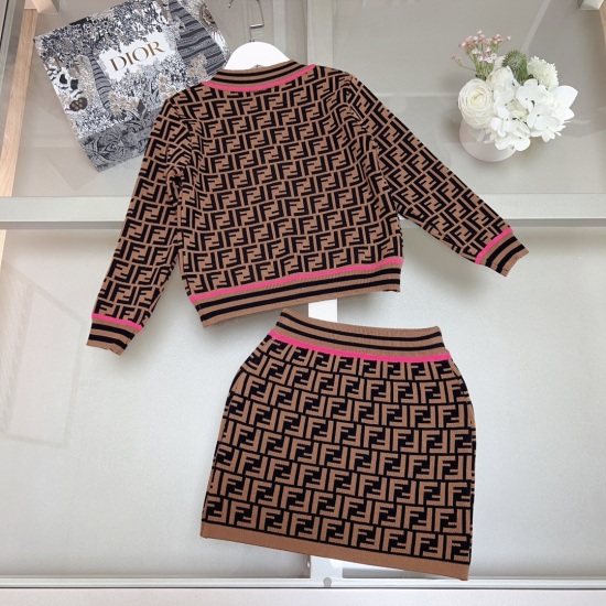 2023.07.01, regarding size issues, please consult customer service after payment. The 90-160 stock upper body is amazing! Full screen FF classic logo goes straight into the pit~because it's really beautiful with ice silk knitted fabric