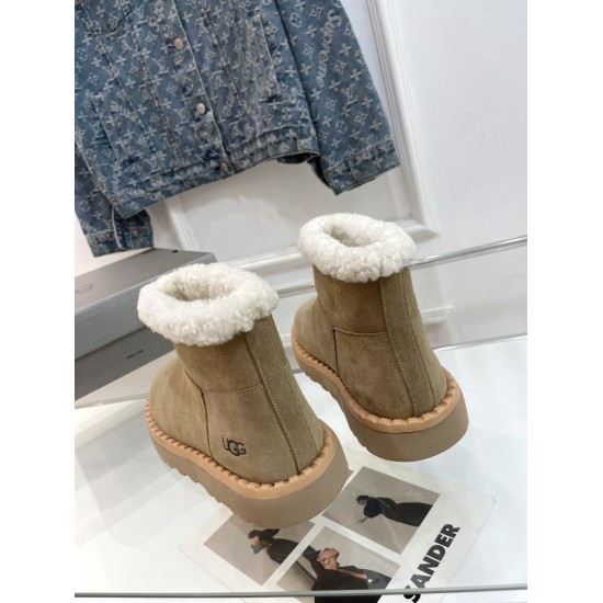 2024.01.05 UGG Korean Autumn/Winter Maillard Ugly Cute Short Boots, which won't appear bulky in winter at all. High gloss cowhide suede surface, EVA foam double-layer combination outsole, paired with cowhide pants in three colors, sizes 35-40, P270