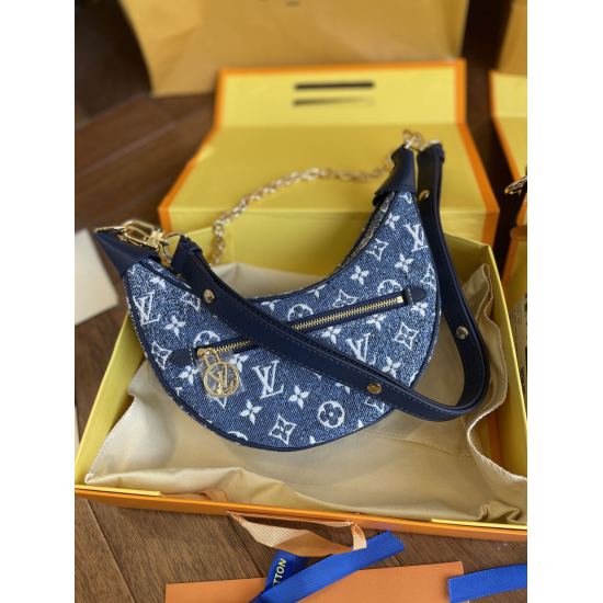 2023.10.1 p250Lv Denim Pea Bun | Popular 2022 Pea Bun ● Fashionable and easy to carry. Before the 2022LV was released, people had already fantasized about the popular denim series. This LV exclusive Denim Pea Bun is really adorable. The entire crescent sh
