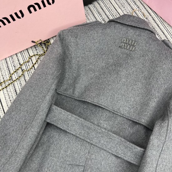 12.21.2023 P420 Strongly recommends the 2023 autumn/winter collection Miu * new woolen coat coat coat with letter stickers embroidered with SML embellishments