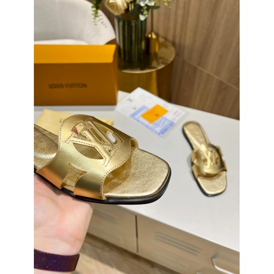 2024.01.05, 2023, the latest bestseller of the Lvjia brand, women's edition. The top-notch version of the international top design is innovative, fashionable and trendy, with a non slip combination leather outsole. Upper LV lines. A trendy and versatile o