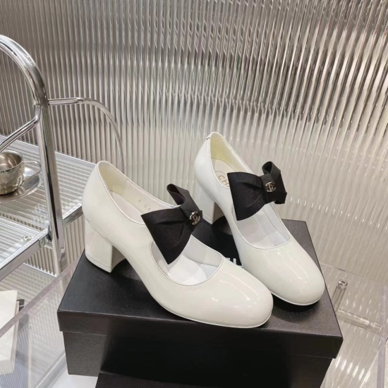 20240413 Chanel Chanel 24C early spring new bow knot Mary Jane single shoes cool and cute high feeling full! Original 1:1 round last shape+original consistent butterfly flower design. Upper: imported original calf patent leather lining/foot pads: sheepski