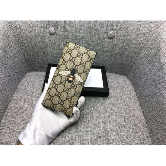 2023.07.06 [Product Name]: GUCCI [Product Model]: 451275 (Bee) [Product Quality]: Original [Product Material]: PVC [Product Specification]: 17.5 * 8.5 * 1.5 [Product Color]: Coffee [Product Description]: The latest popular suit with tiger head pri