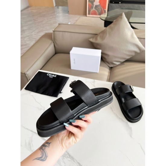 20240403 CELINE PARIS 2024 Slippers! This season's Celine has made me love it again. There are too many beautiful shoes in this season, and this sandal is really unbeatable and easy to match! The design is paired with metal buckles as embellishments, maki