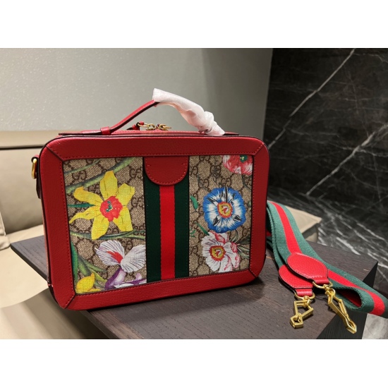 2023.10.03 P205 Folding Box ⚠️ Size 25.19 Kuqi camera print GUCCI can be carried by hand or cross body, paired with a high-end floral collection of red and green stripes