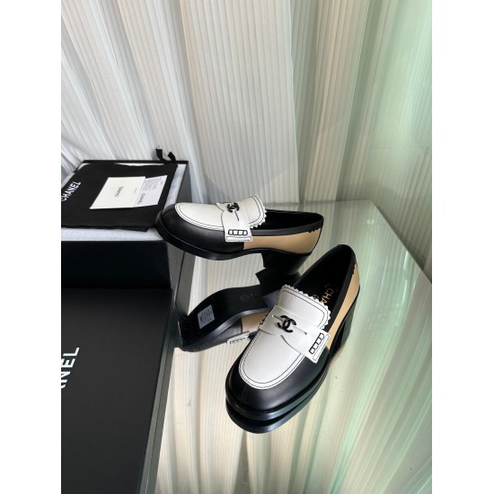 2023.11.05 P340CHANE * | Xiaoxiang Classic Metal Double C Square Buckle Lefu Shoes Original Edition 1:1 creates a perfect last shape, with a unique design on the upper, embellished with Xiaoxiang Classic Hardware Buckle, creating a super touch of Xiangnan