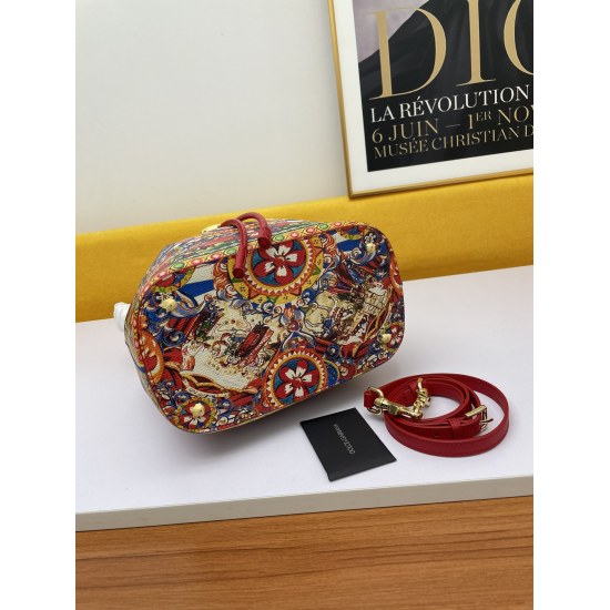20240319 batch 530 [Dolce Gabbana Dolce Gabbana] can be used as a crossbody overseas purchasing agent, with a stylish and imposing appearance. The brand new bag can be paired with any style, as long as you have a fashionable heart, you can keep it clear a